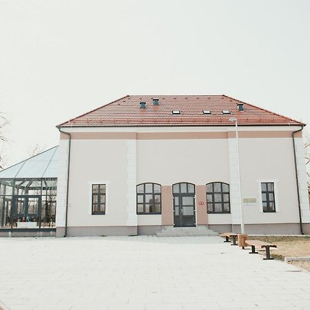 Hotel Kurija Jankovic Lukac Экстерьер фото