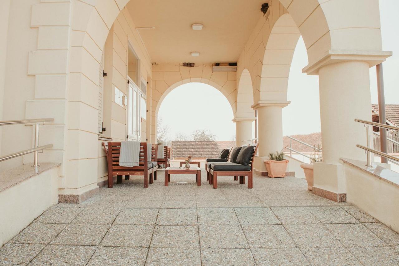 Hotel Kurija Jankovic Lukac Экстерьер фото