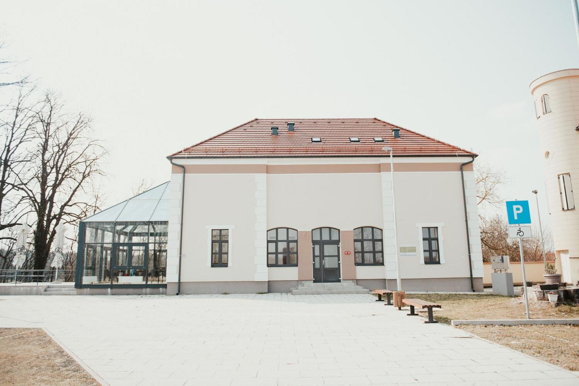 Hotel Kurija Jankovic Lukac Экстерьер фото