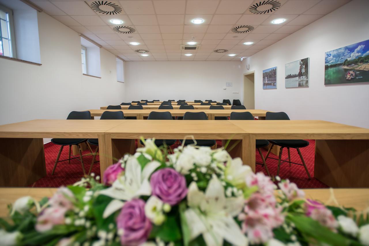Hotel Kurija Jankovic Lukac Экстерьер фото